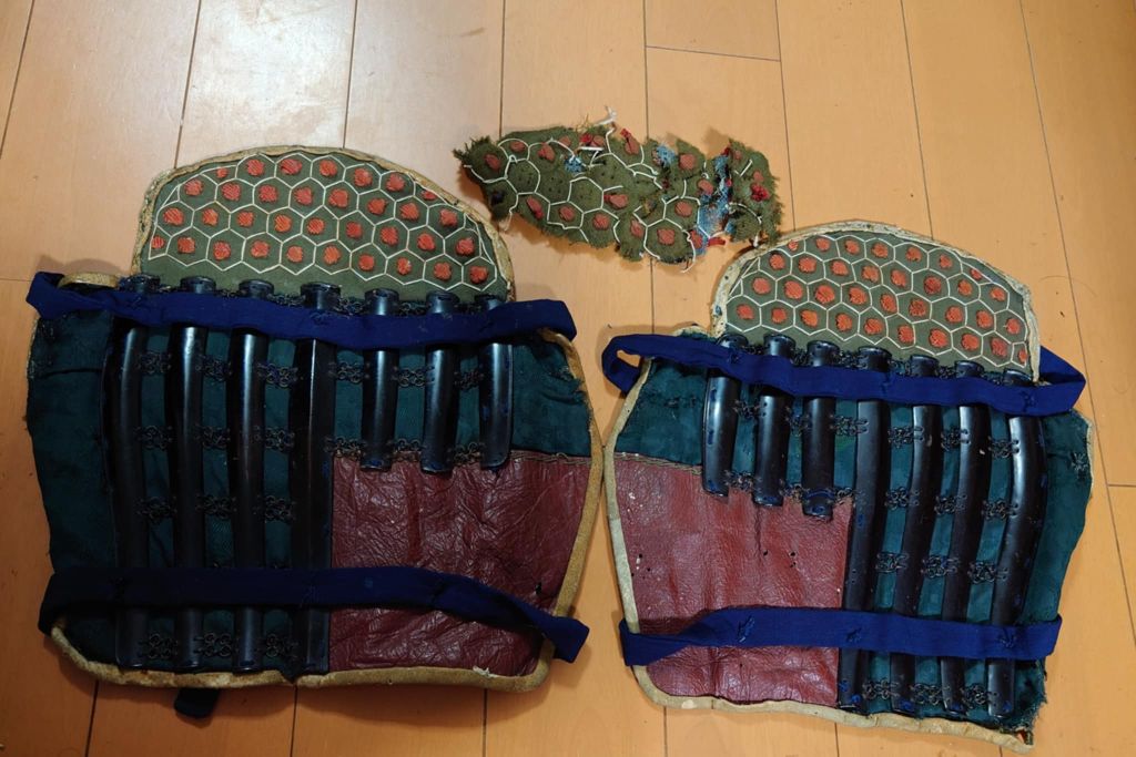 脛当ての亀甲立て上げ部新規作成交換